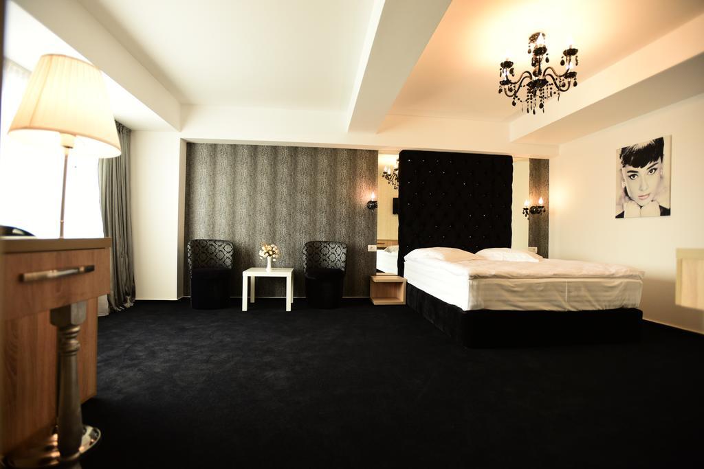 La Rocca Boutique Hotel Craiova Eksteriør bilde