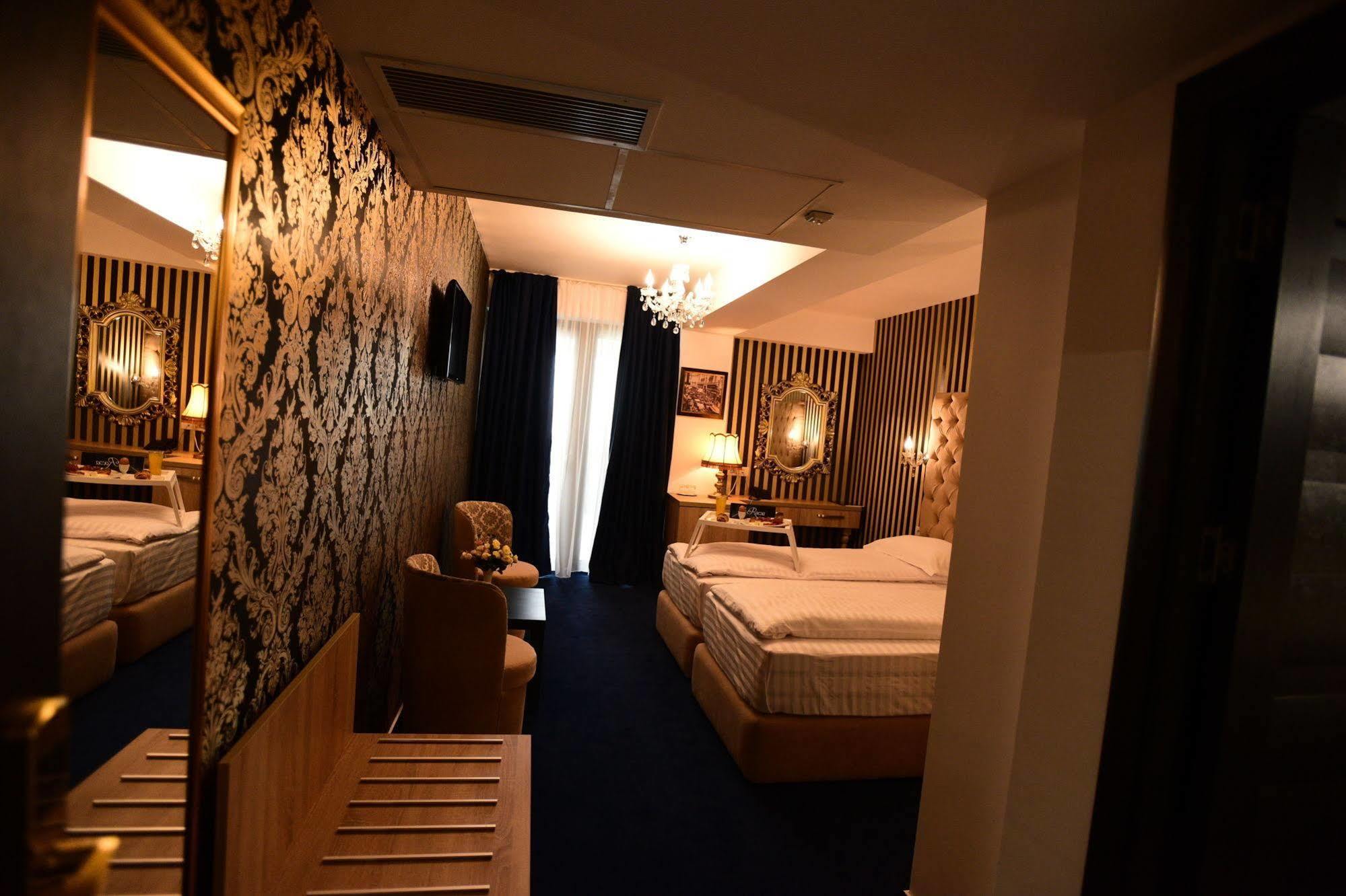 La Rocca Boutique Hotel Craiova Eksteriør bilde