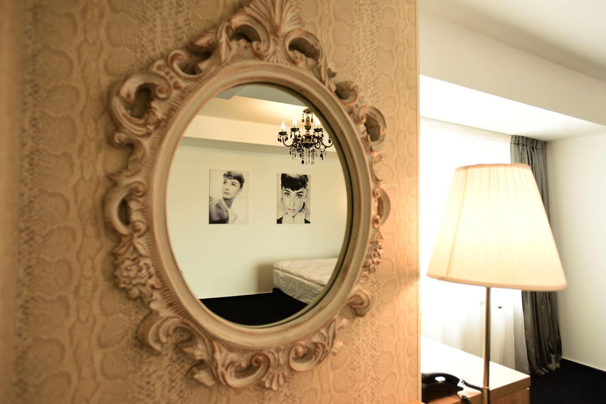 La Rocca Boutique Hotel Craiova Eksteriør bilde