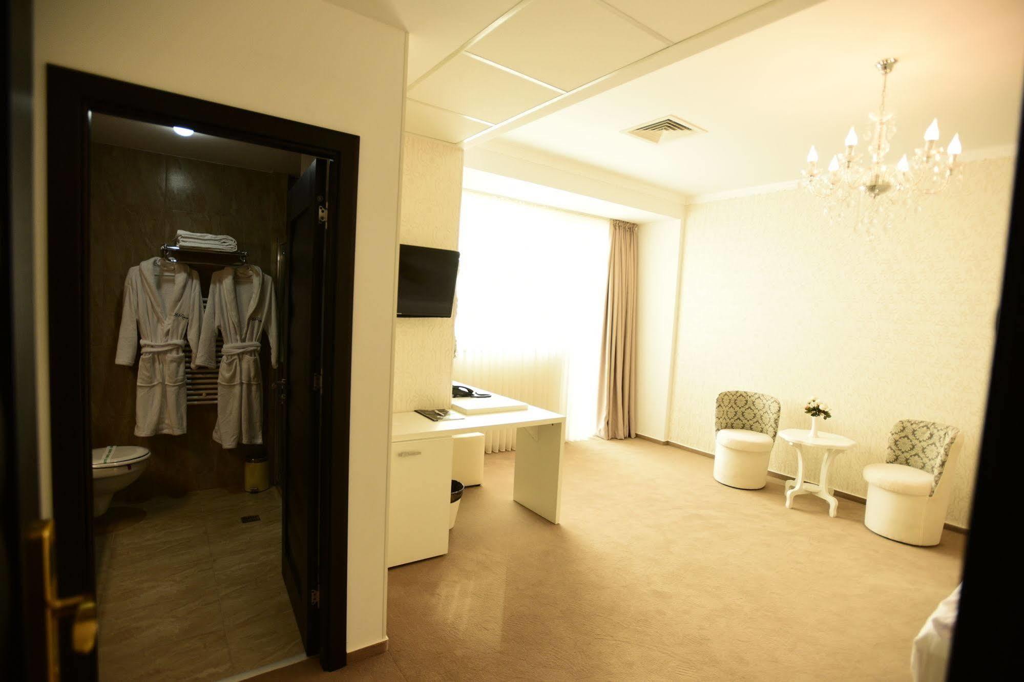 La Rocca Boutique Hotel Craiova Eksteriør bilde